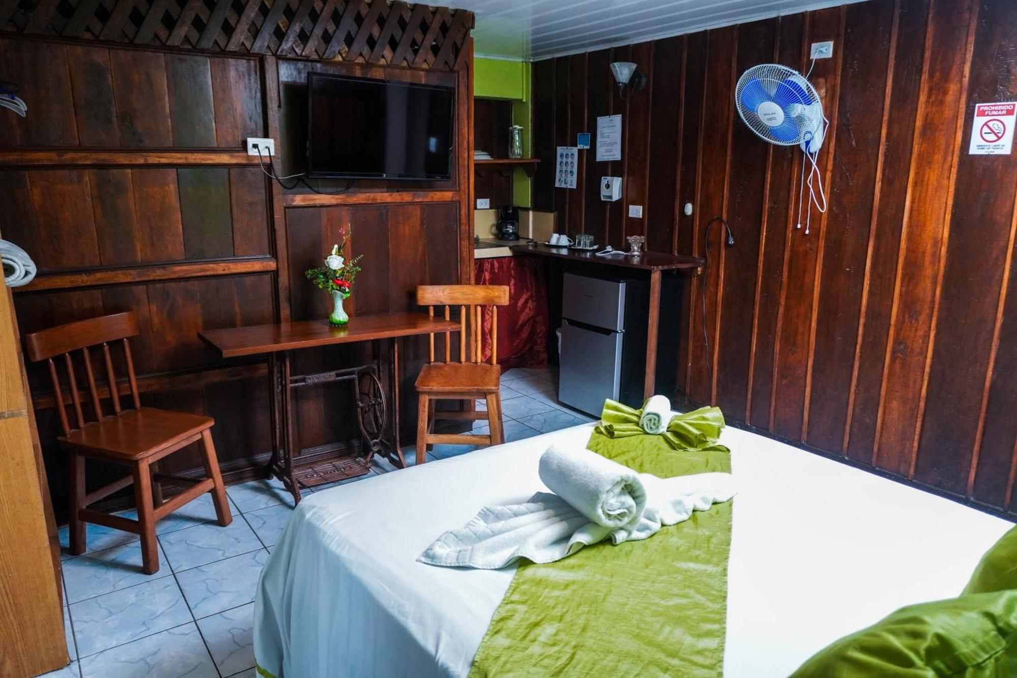 Hospedaje Angeluz Quesada  Extérieur photo